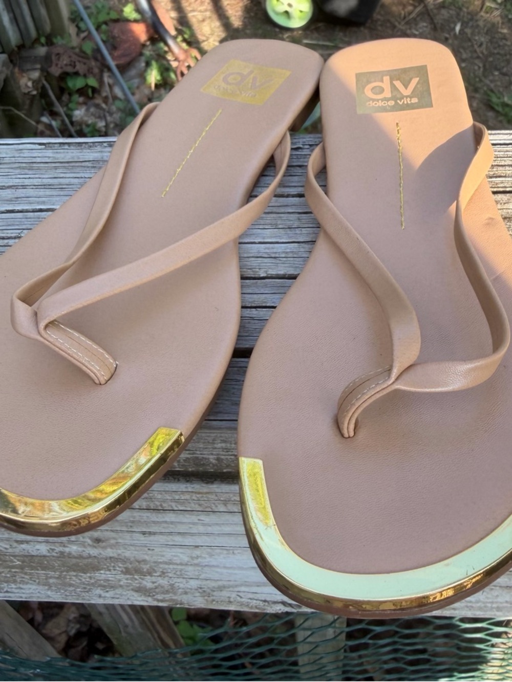 Dolce Vita Flat Sandals Size 8 Tan With Gold Metal Front As Is